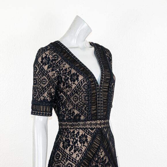 Tadashi Shoji Women's sz 10 V-Neck Black Lace Dress - Picture 10 of 13
